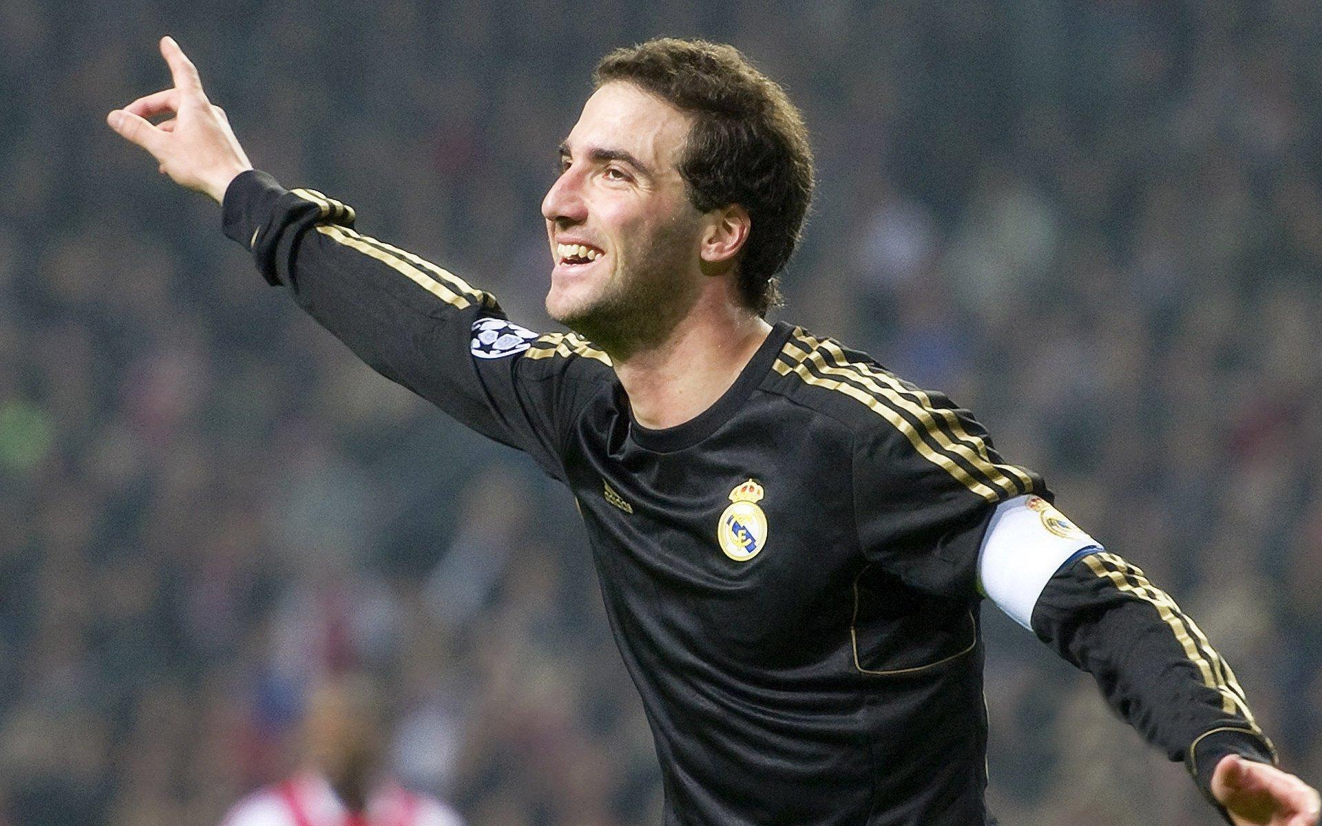 伤病阴影下的王者归来，传奇运动员复出之路引全球瞩目